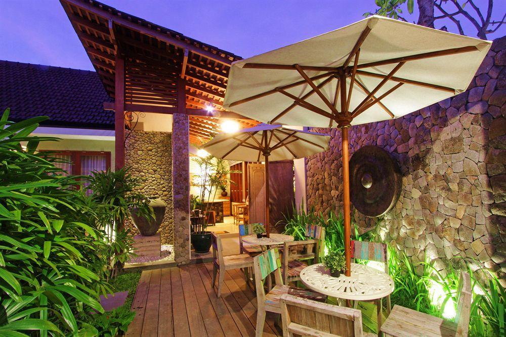 Uma Karan Hotel Kuta  Exterior photo