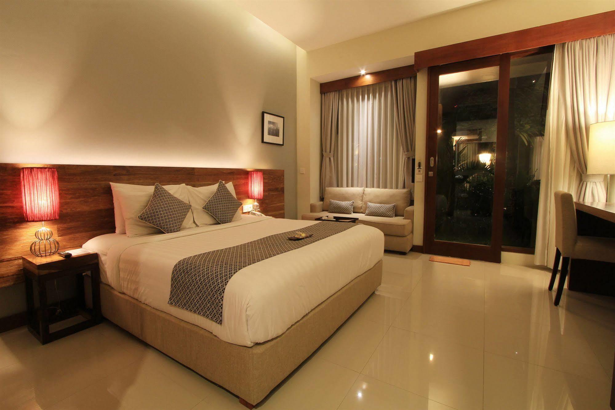 Uma Karan Hotel Kuta  Exterior photo