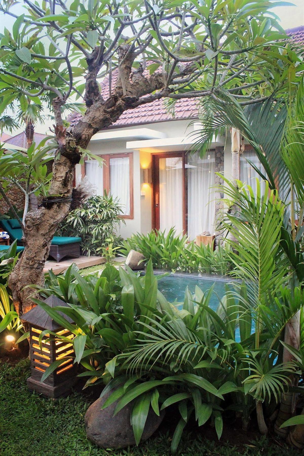 Uma Karan Hotel Kuta  Exterior photo